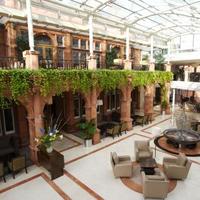 Clayton Crown Hotel