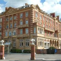 Queen s Hotel