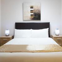 Stracey Hotel