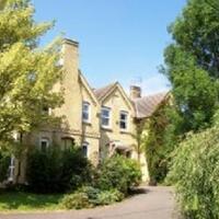 The Finch Hatton Arms Hotel