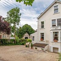 The Manor Lodge Guesthouse