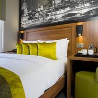 London Court Hotel