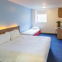 Redwings Lodge Wolverhampton Central