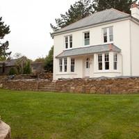 Roseladen Farmhouse
